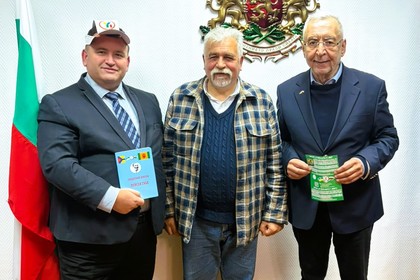Среща на посланик Златин Кръстев с председателя на Кировоградската областна обществена организация – Обединение на българите „Нашите хора“ Сергий Осадчий